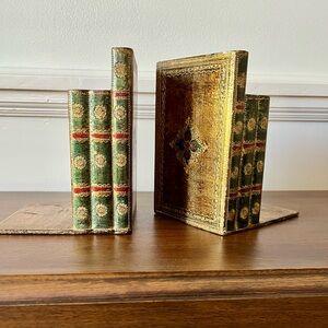 Pair of Gold Gilt Wooden Florentine Bookends, Made in Italy